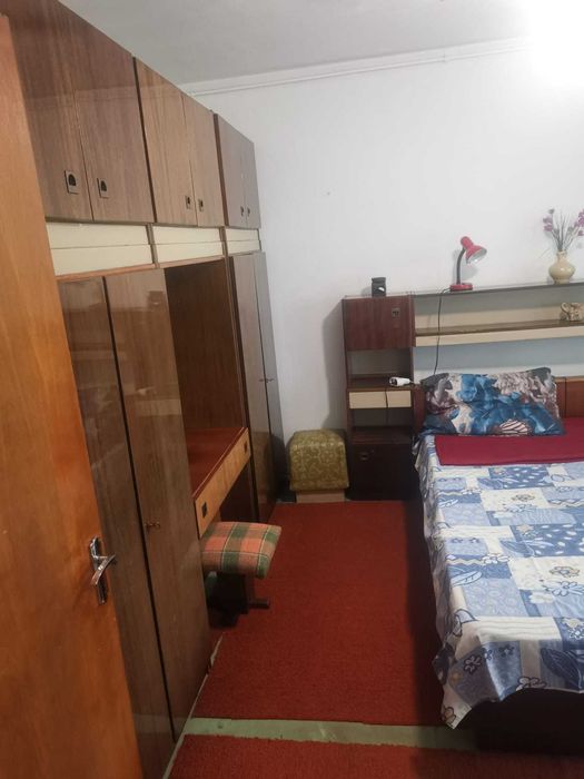 Inchiriez apartament 3 camere,sector 4,Bucuresti.