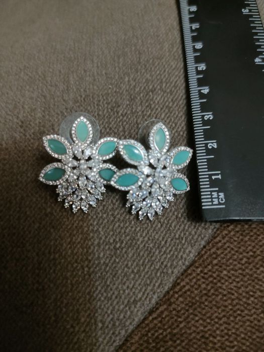 Продается новый набор бижутерия