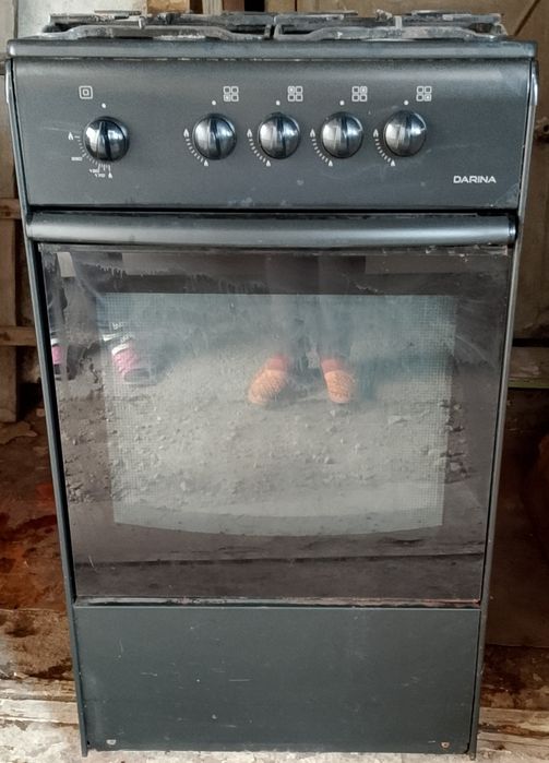 Продам газовую плиту  б/у