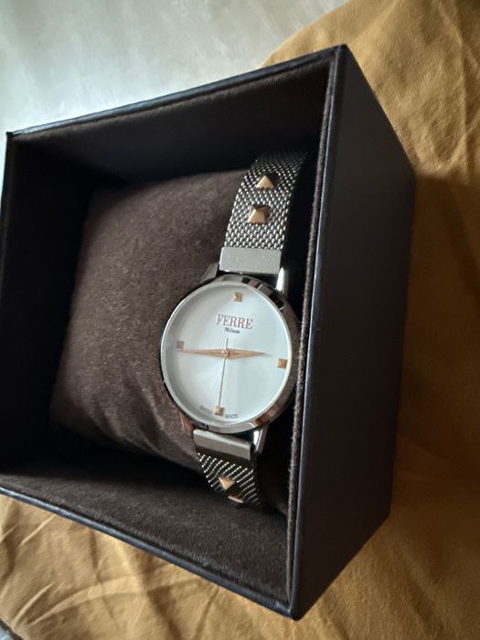 Оригинален часовник FERRE Milano нов