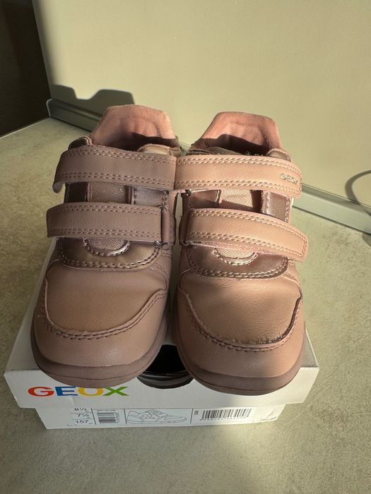 Детски обувки - geox 25-номер