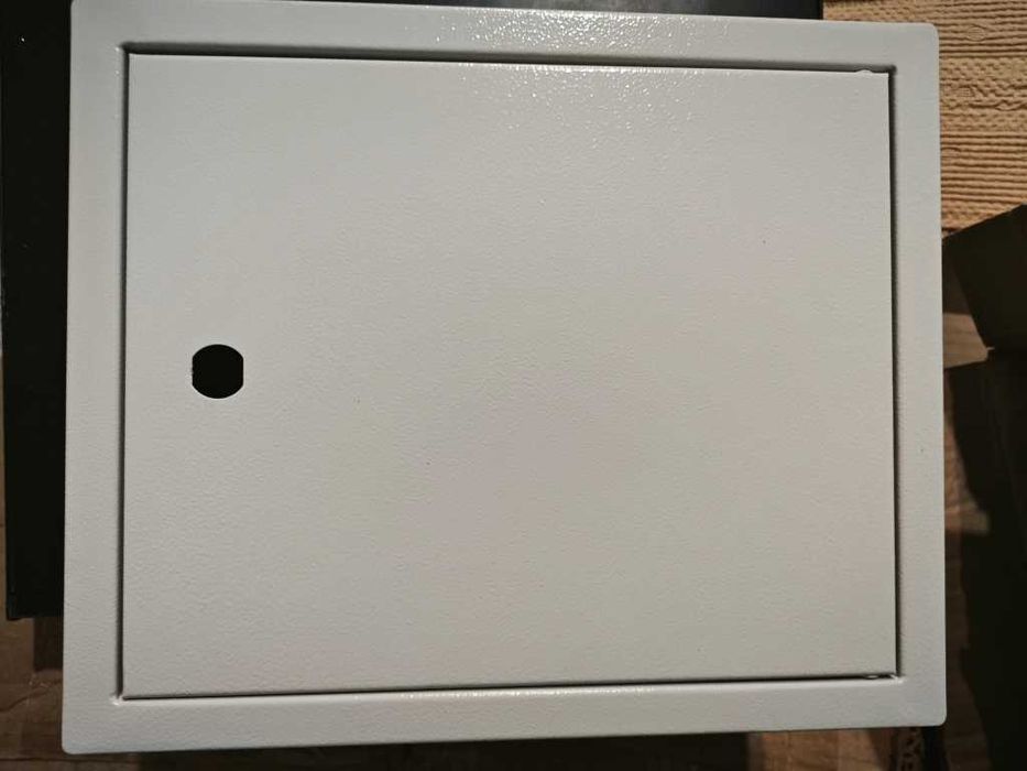 Корпус металический .