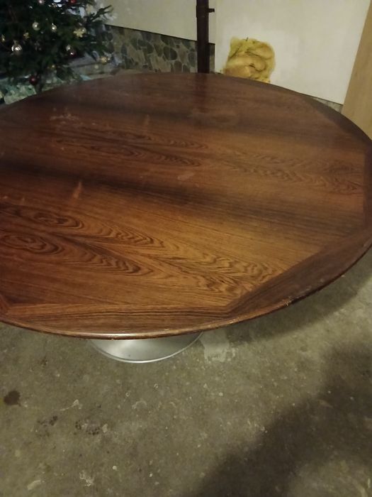 Schimb masa rotunda din lemn  de 6 persoane pe o drujba husqvarna 145