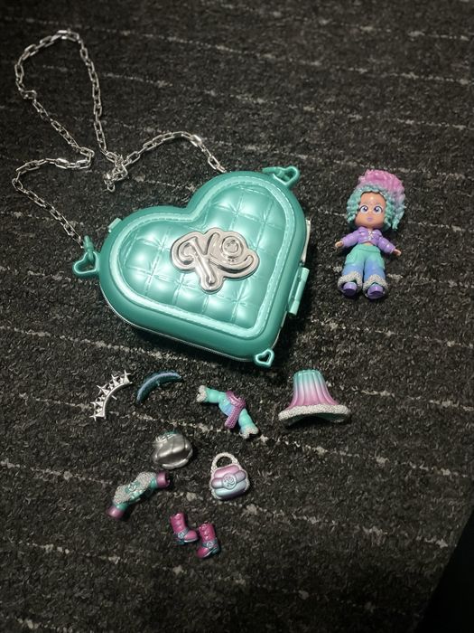 Set Deluxe Papusa Chloe Golden Gala, Magicbox, 3 stilizari, multicolor