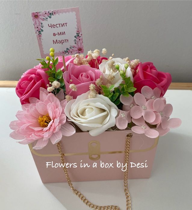 Аранжирани сапунени рози в кутии букет в кутия подарък цветя