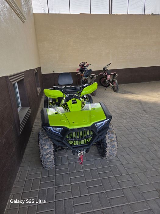 Квадроцикл yaqi.