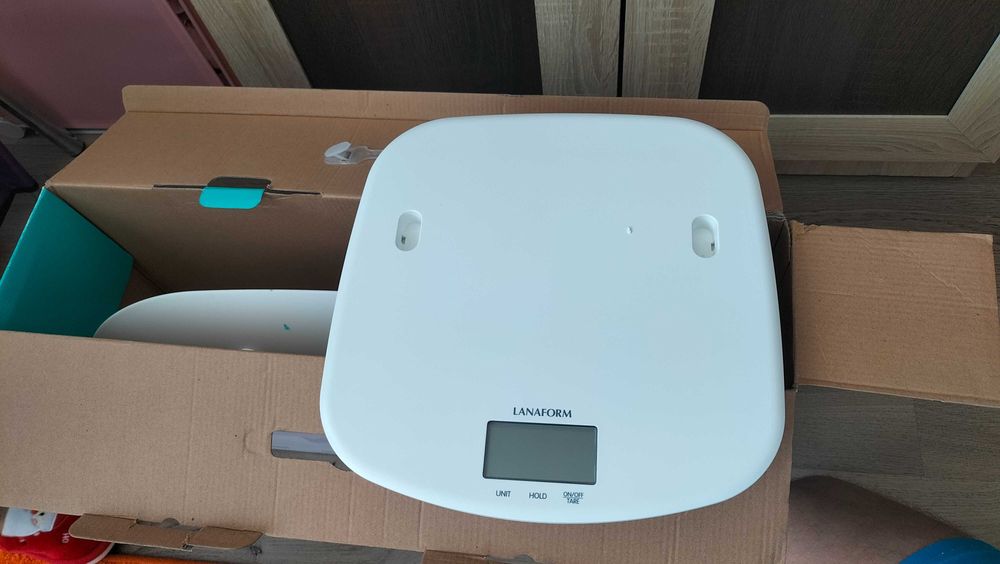 De vânzare diferse produse Bebe.