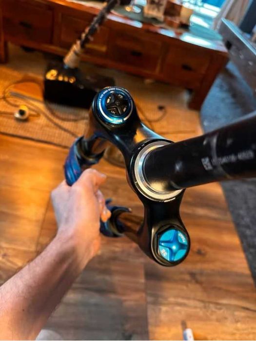 Вилка Уникат! Fox 38 Factory 170 Grip2