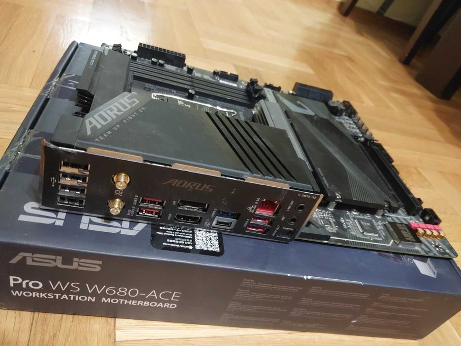 Gigabyte Z790 Aorus Elite AX Wi-Fi DDR5