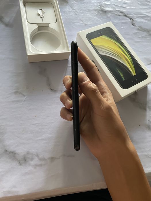 Iphone se 2020 64/73