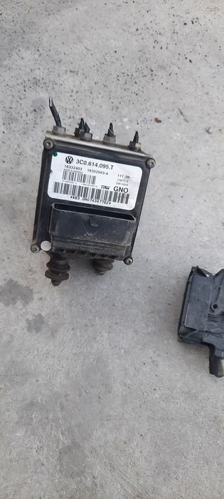 Pompa ABS vw passat b6 b7  golf 5 jetta  touran