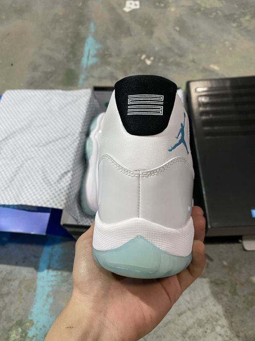 Air Jordan 11 Retro “Legend Blue”