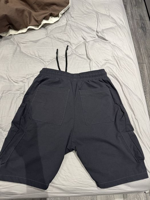 Luda къси гащи.  S