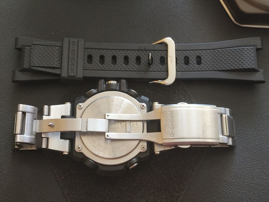 Продавам Casio G-Shock G-STEEL (GST-B100D-1A) + 2 Оригинални Каишки