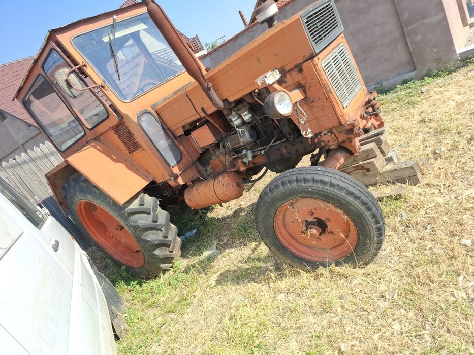 Tractor UTB 650 + plug 3