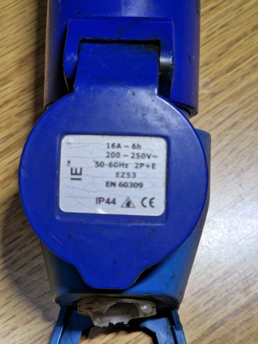 Priza  de 380 cu stecher