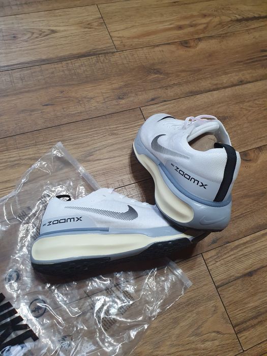 Vând nike zoomx  .