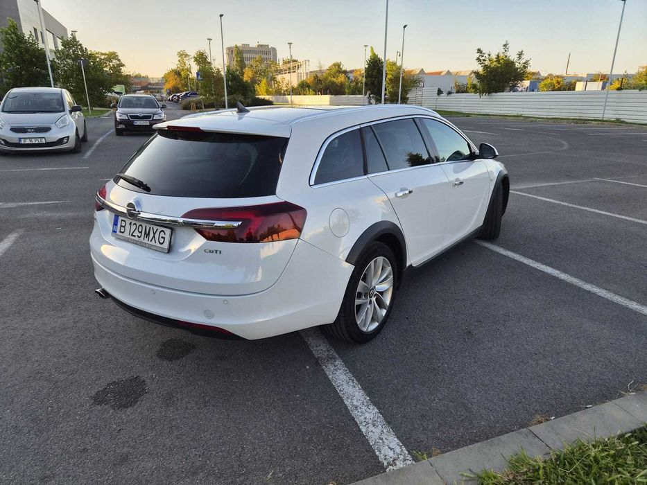 Vând Opel Insignia Sports Tourer (Break) — 2015 — 2.0 CDTI Euro 5 — Cutie Automată REPARATĂ TOTAL (Garanție Septembrie 2027)