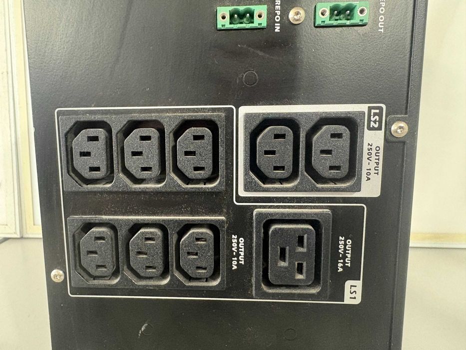 UPS Устройство - Dell J728N / 2700 W