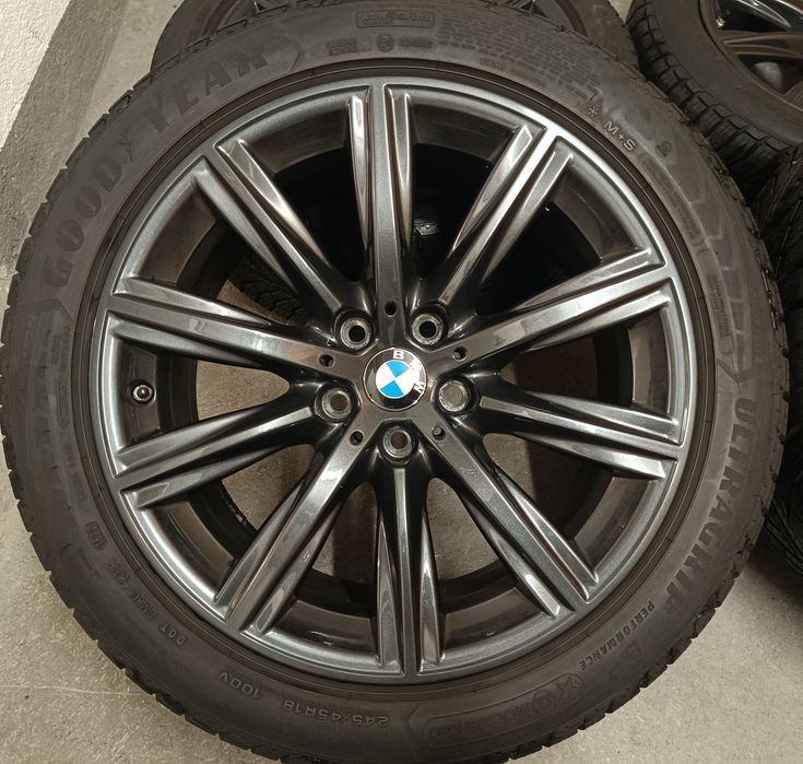 Оригинални джанти 18 цола с гуми зимни за Bmw G30 G31 дот 2022г.