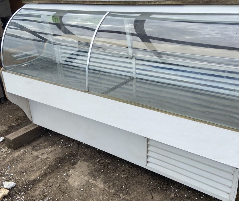 Vitrina frigorifica pt prajituri