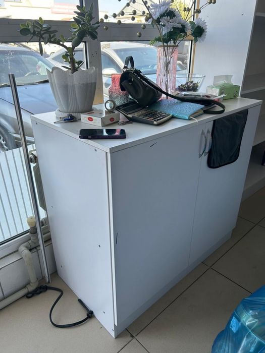 Продам полки, оборудование для магазинов.