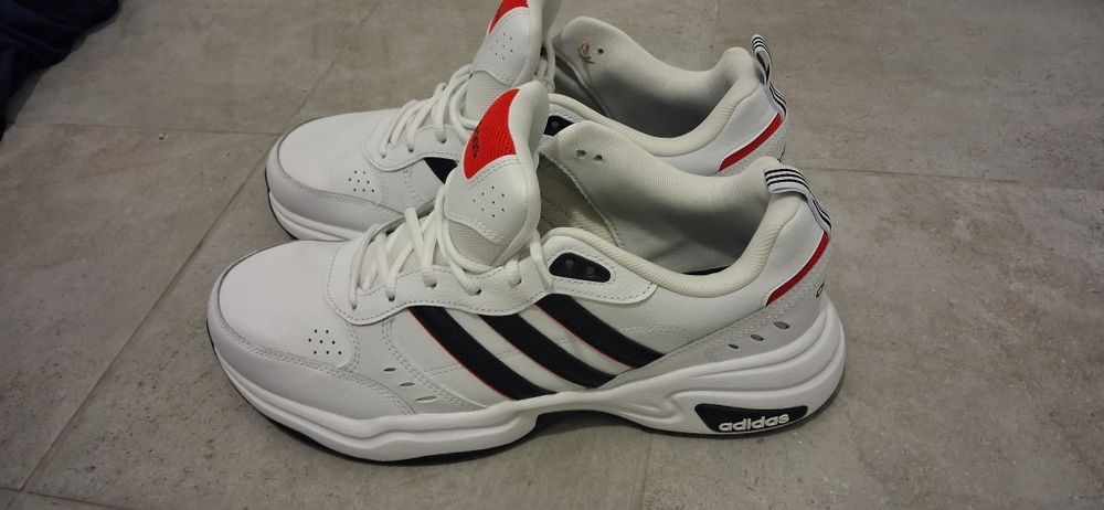 Маратонки адидас adidas