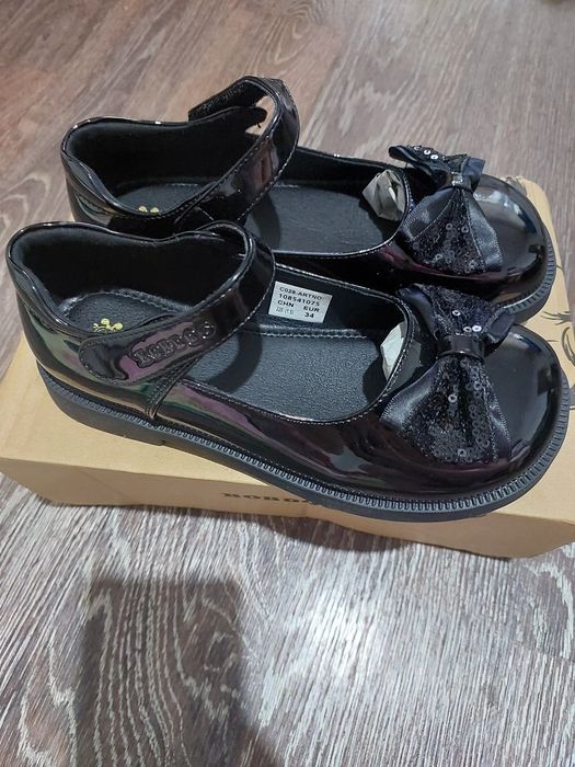 Продам новые туфли