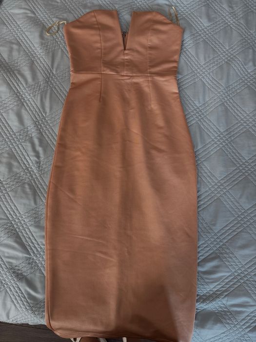 Дамска светло бежова рокля