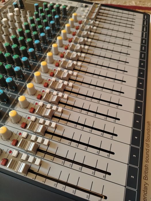 Vând mixer 16 canale Souncraft nou