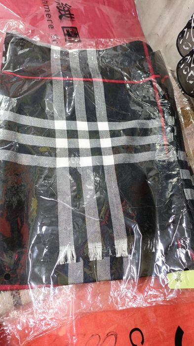 Стилные брендовые палантины