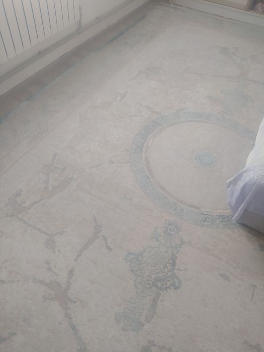 Мебель и ковры. В отличном состоянии