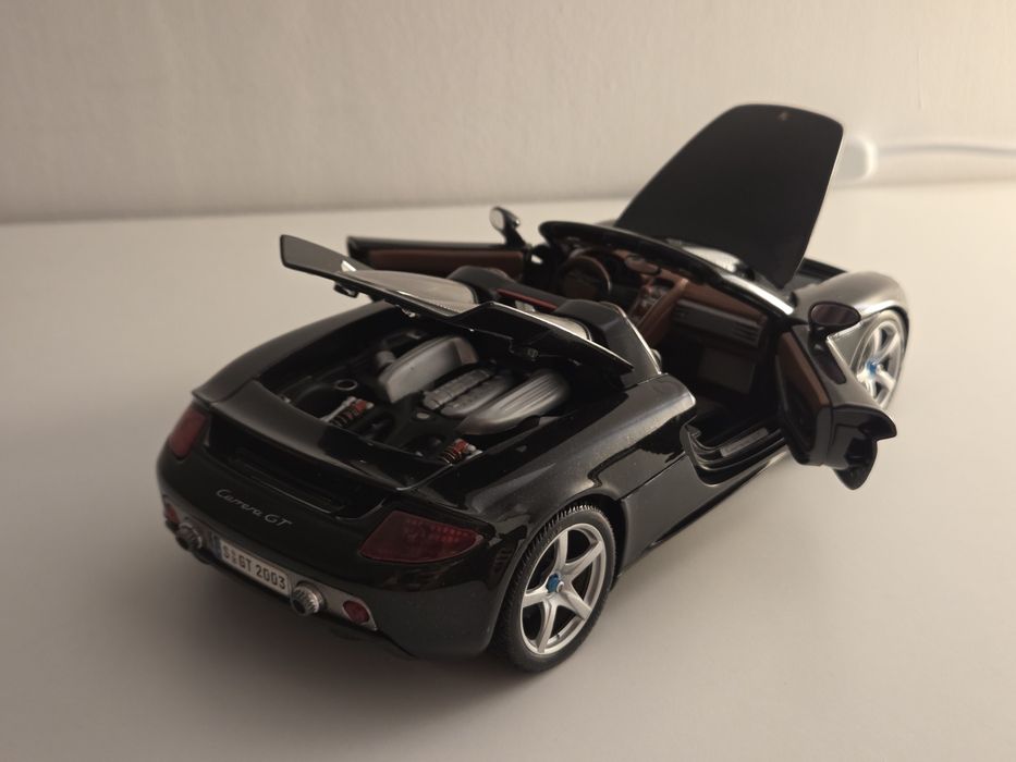 Macheta Maisto 1/18 Porsche Carrera GT