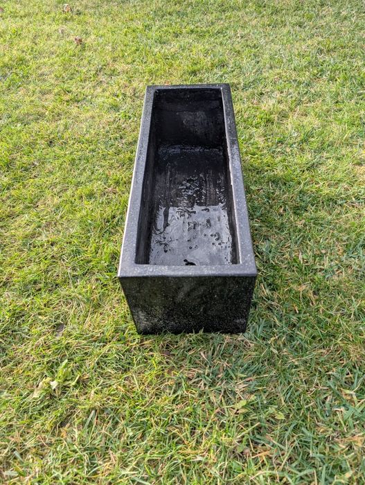 Jardiniera de flori din ciment