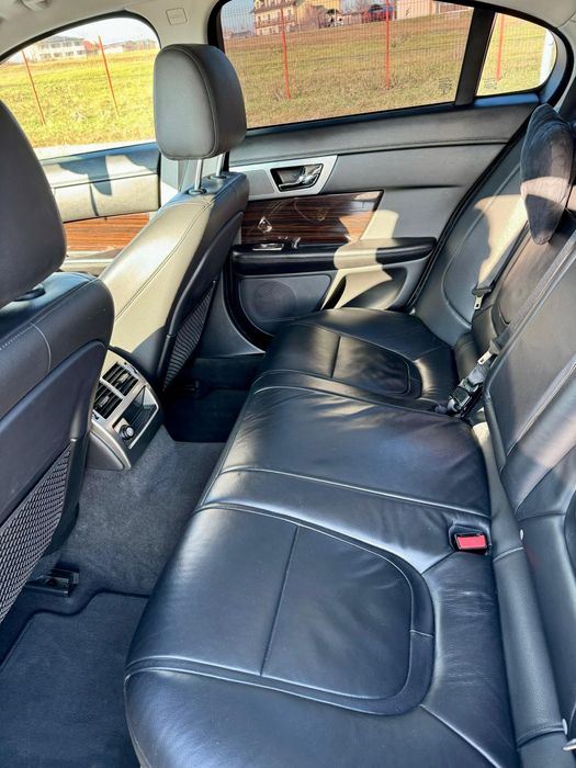 JAGUAR XF X250 2.2