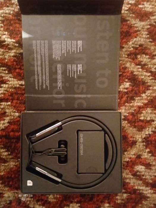 Наушники UFLEX.  Headphones