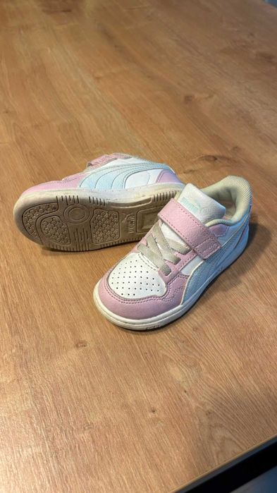 Sneakersi pentru fetita Puma Rebl AC inf, roz cu alb, marime 23, in stare foarte buna !