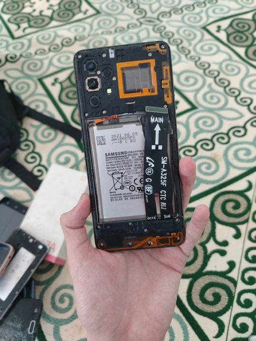 Телефон на запчасти