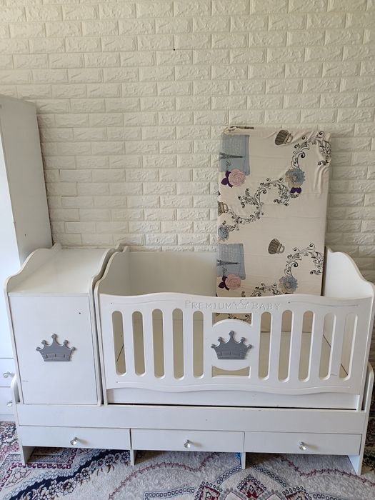 Bolalar shkafi va krovati