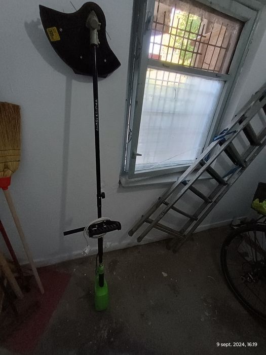 De vânzare coasă electrica.