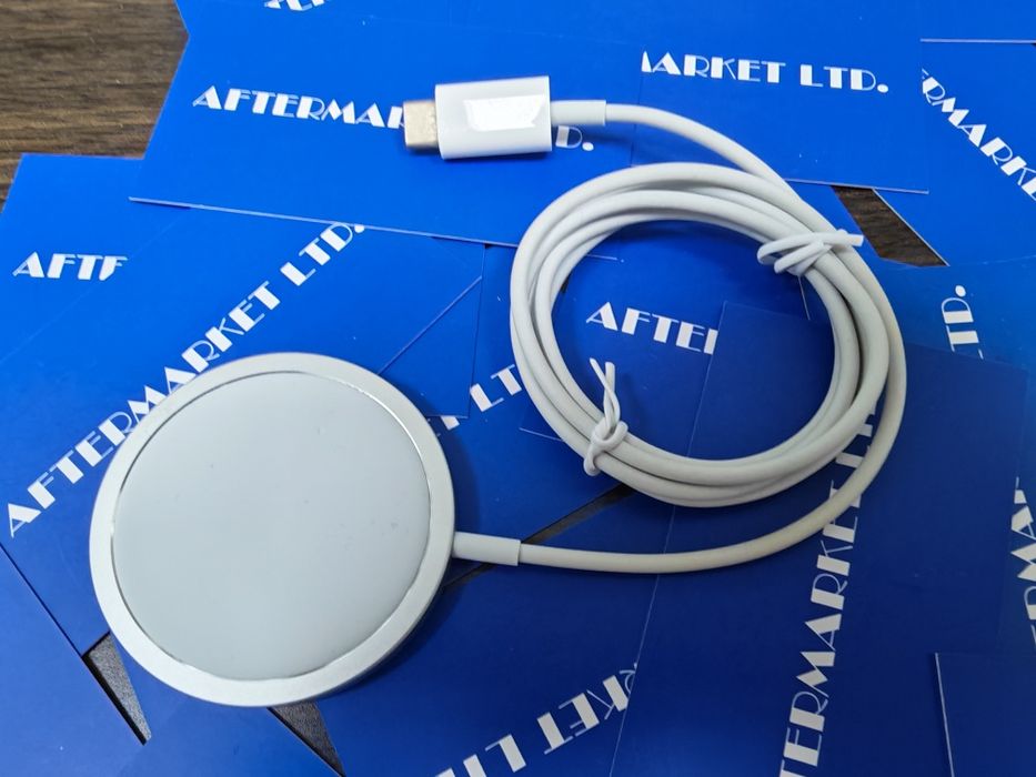 Безжично зарядно Apple MagSafe Charger