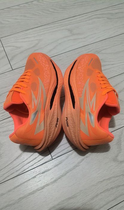 Flam [Carbon] Vibrant Orange