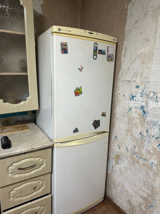 продам б/у холодильник