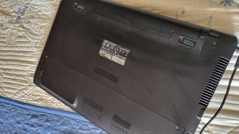 Лаптоп Asus Desktop-P07DMC6