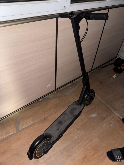 Электро Самокат Scooter Max черный