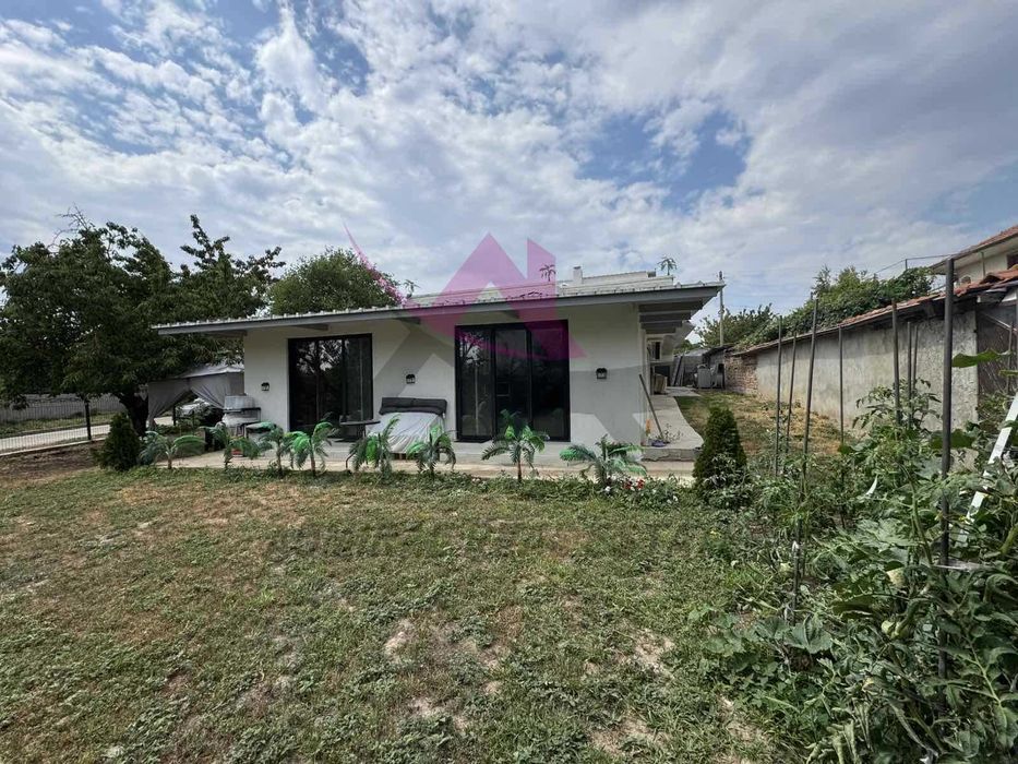 Самостоятелна къща - село Бенковски