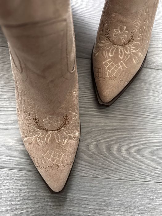 Дамски Ботуши /25