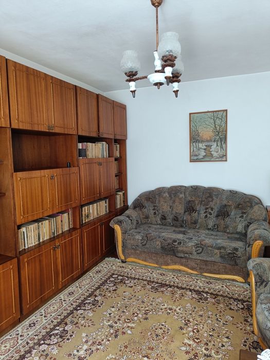 De închiriat apartament 2 camere + living, cartier Tudor, zona Dacia