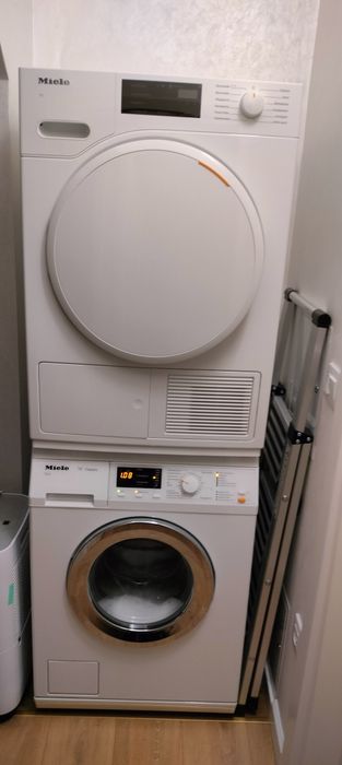Mașină de spălat rufe și uscător Miele