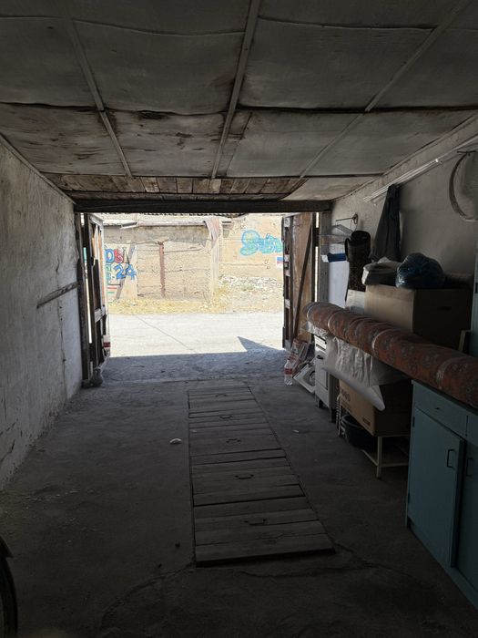 Avtoturargoh/garaj Sotiladi! Продается гараж в городе Наваи